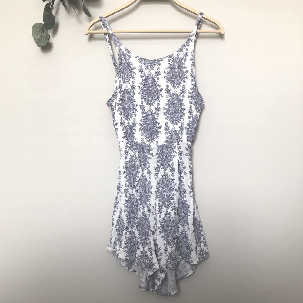 🔥3 FOR $20🔥 White and Blue Greek Style Romper